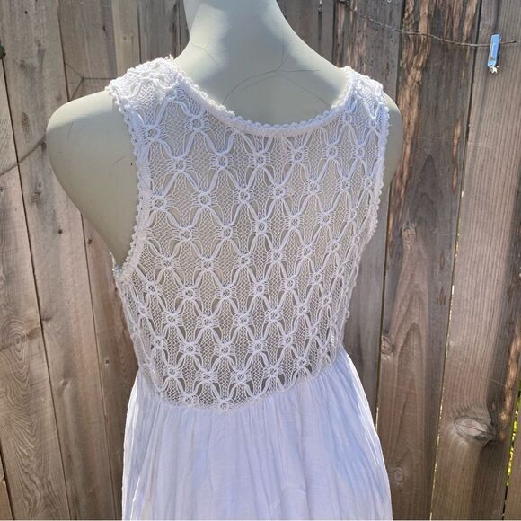 Free People White Lace Crochet Neckline Fiesta Mini Flowy dress size medium - Picture 8 of 16